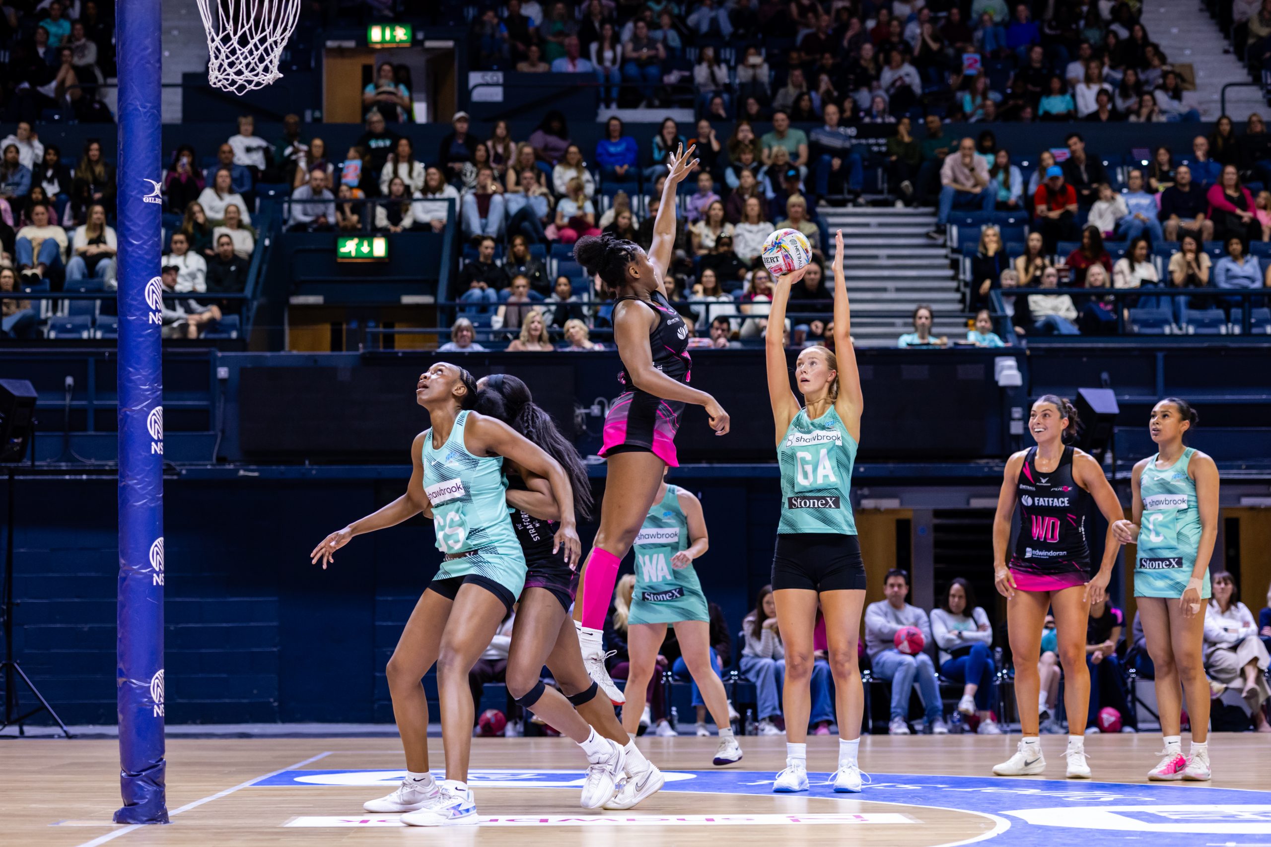 Record Crowd Witnesses Fierce Mavericks Fightback in London Derby